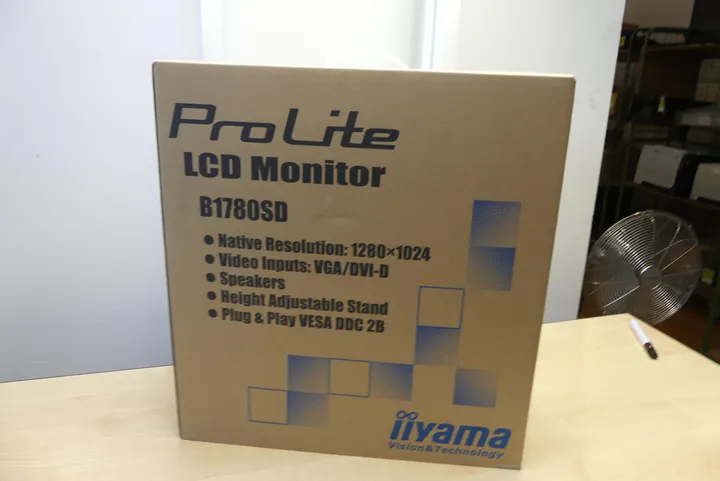 iiyama ProLite LCD Monitor, 17 Zoll Modell: B1780SD